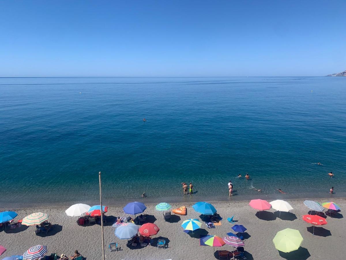 Ocean Beach サロブレーニャ エクステリア 写真
